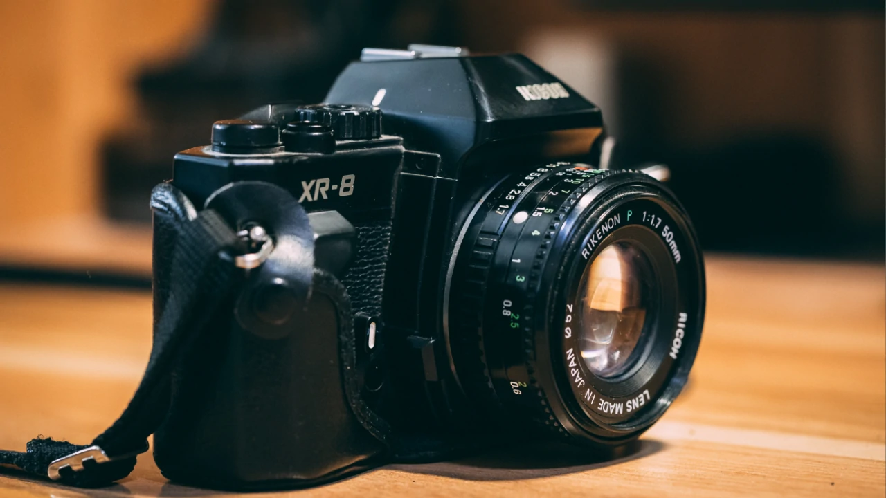 DSLR & Mirrorless Cameras