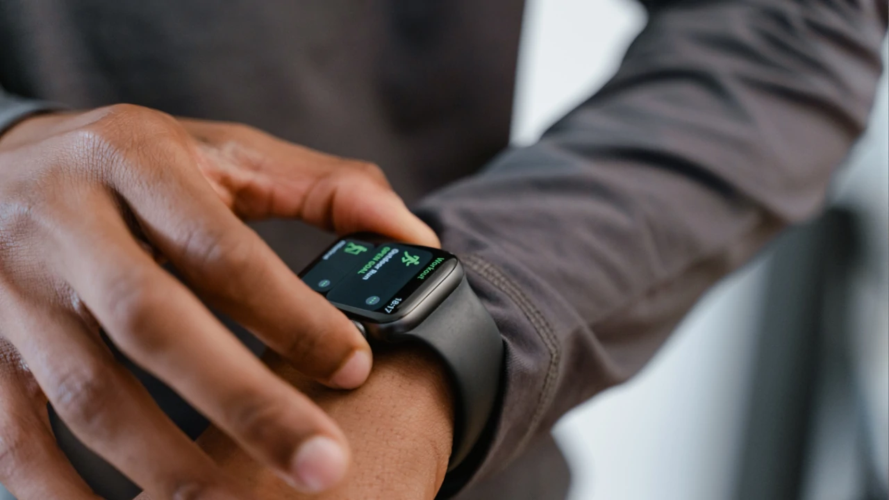 Smart Watches & Fitness Bands