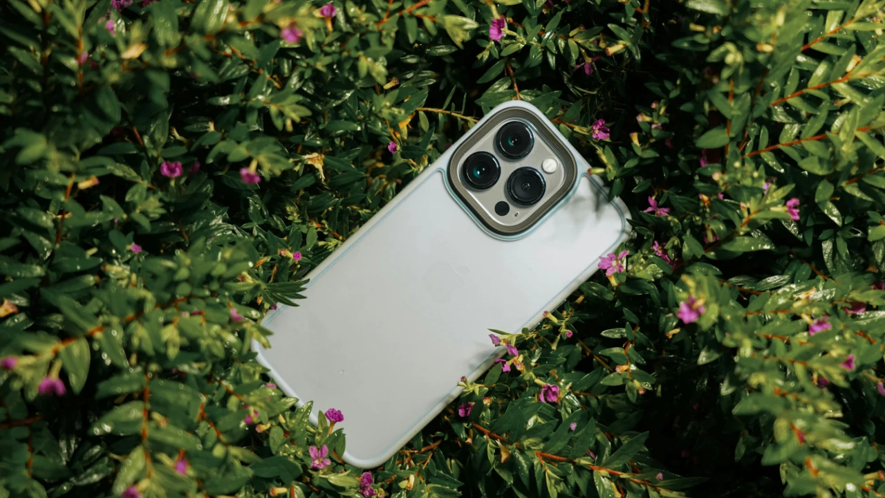 Apple iPhone 16